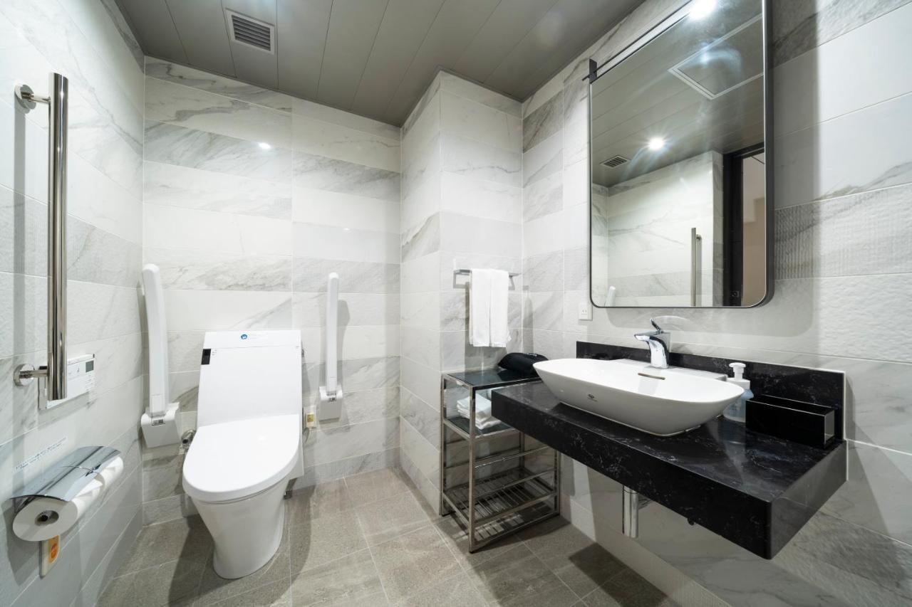 Koko Premier Nihonbashi Hamacho 3* Tōkyō